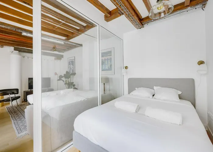 Marais Bretagne Temple Apartment