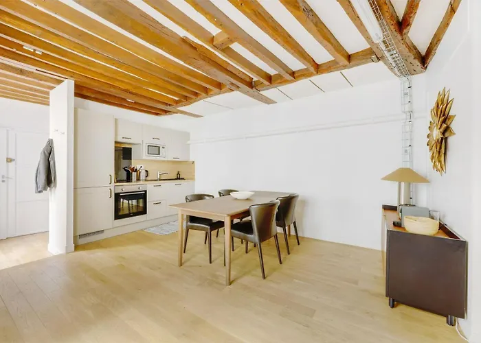 Marais Bretagne Temple *